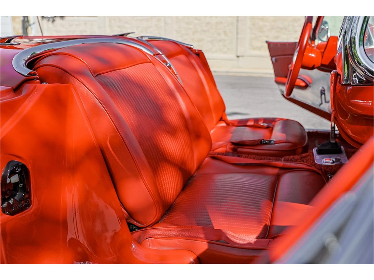 Chevrolet-Corvette-1961-Roman-RedWhite-Red-43