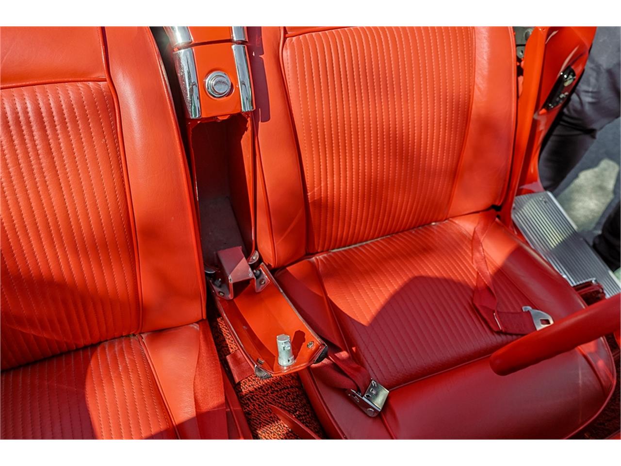 Chevrolet-Corvette-1961-Roman-RedWhite-Red-44