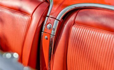 Chevrolet-Corvette-1961-Roman-RedWhite-Red-45