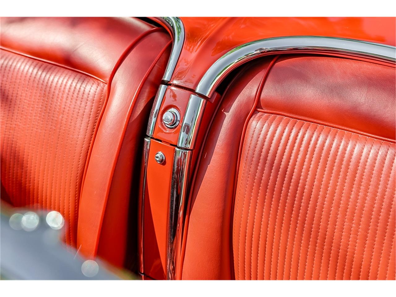 Chevrolet-Corvette-1961-Roman-RedWhite-Red-45