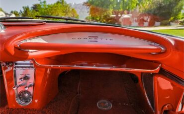 Chevrolet-Corvette-1961-Roman-RedWhite-Red-50