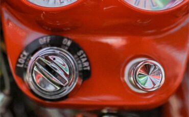 Chevrolet-Corvette-1961-Roman-RedWhite-Red-51