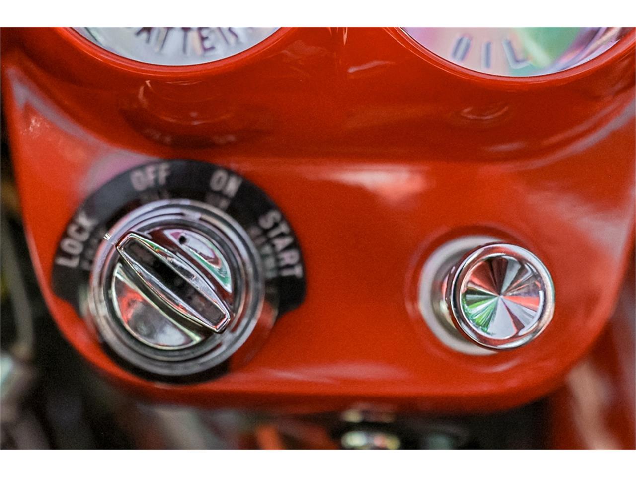 Chevrolet-Corvette-1961-Roman-RedWhite-Red-51