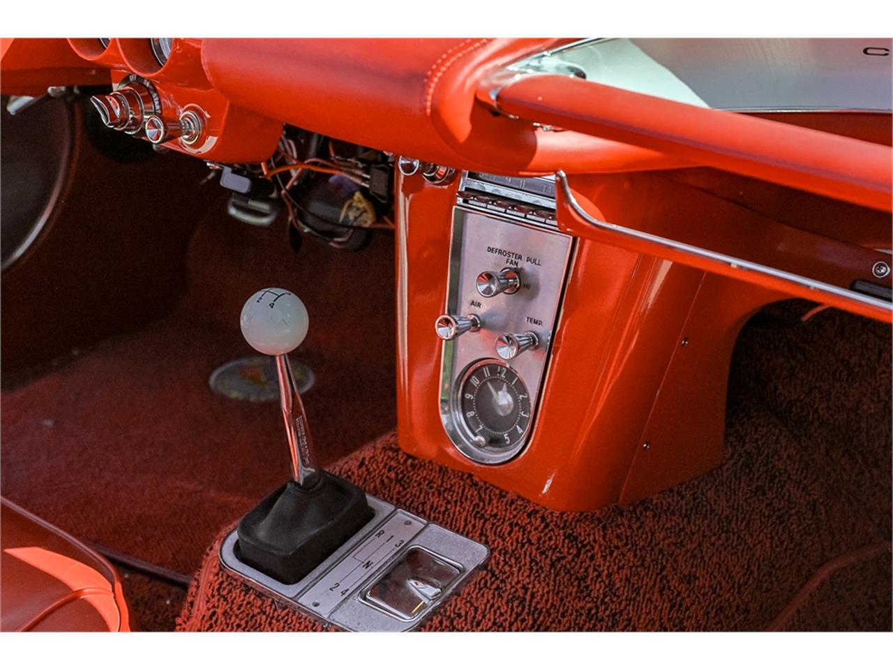 Chevrolet-Corvette-1961-Roman-RedWhite-Red-52