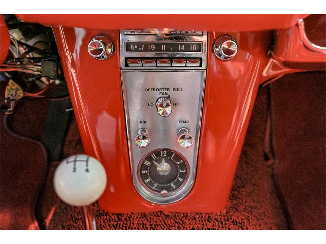 Chevrolet-Corvette-1961-Roman-RedWhite-Red-53