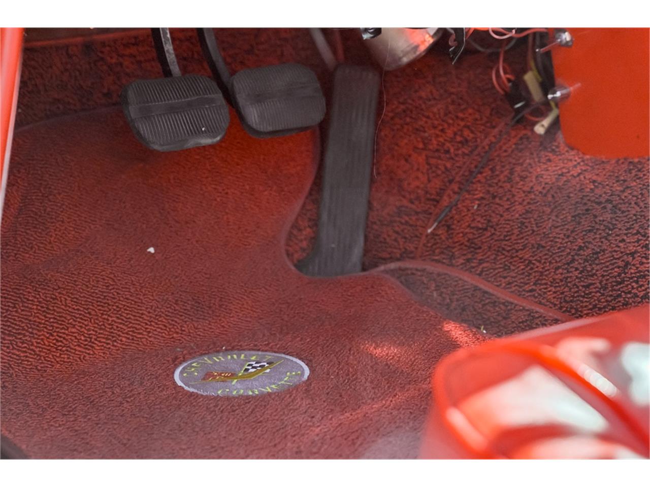 Chevrolet-Corvette-1961-Roman-RedWhite-Red-54