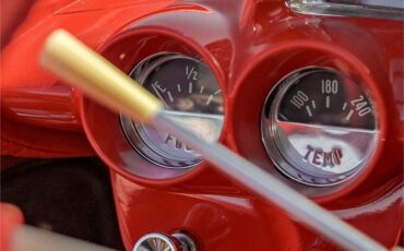 Chevrolet-Corvette-1961-Roman-RedWhite-Red-7