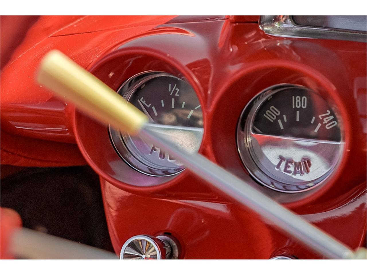 Chevrolet-Corvette-1961-Roman-RedWhite-Red-7