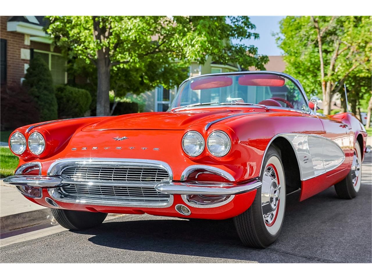 Chevrolet-Corvette-1961-Roman-RedWhite-Red-73