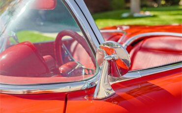 Chevrolet-Corvette-1961-Roman-RedWhite-Red-76