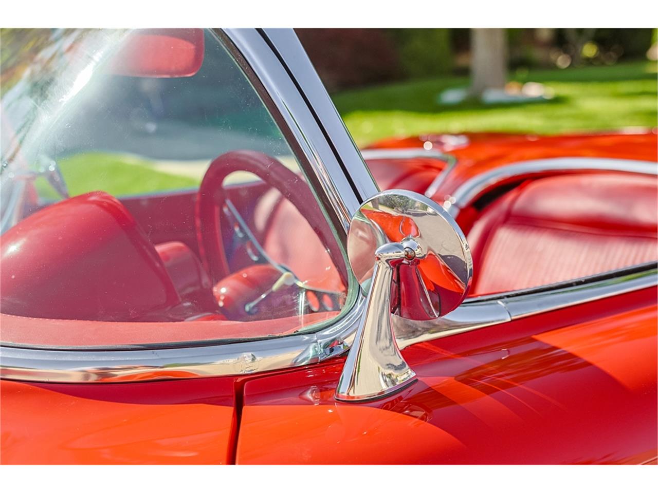 Chevrolet-Corvette-1961-Roman-RedWhite-Red-76