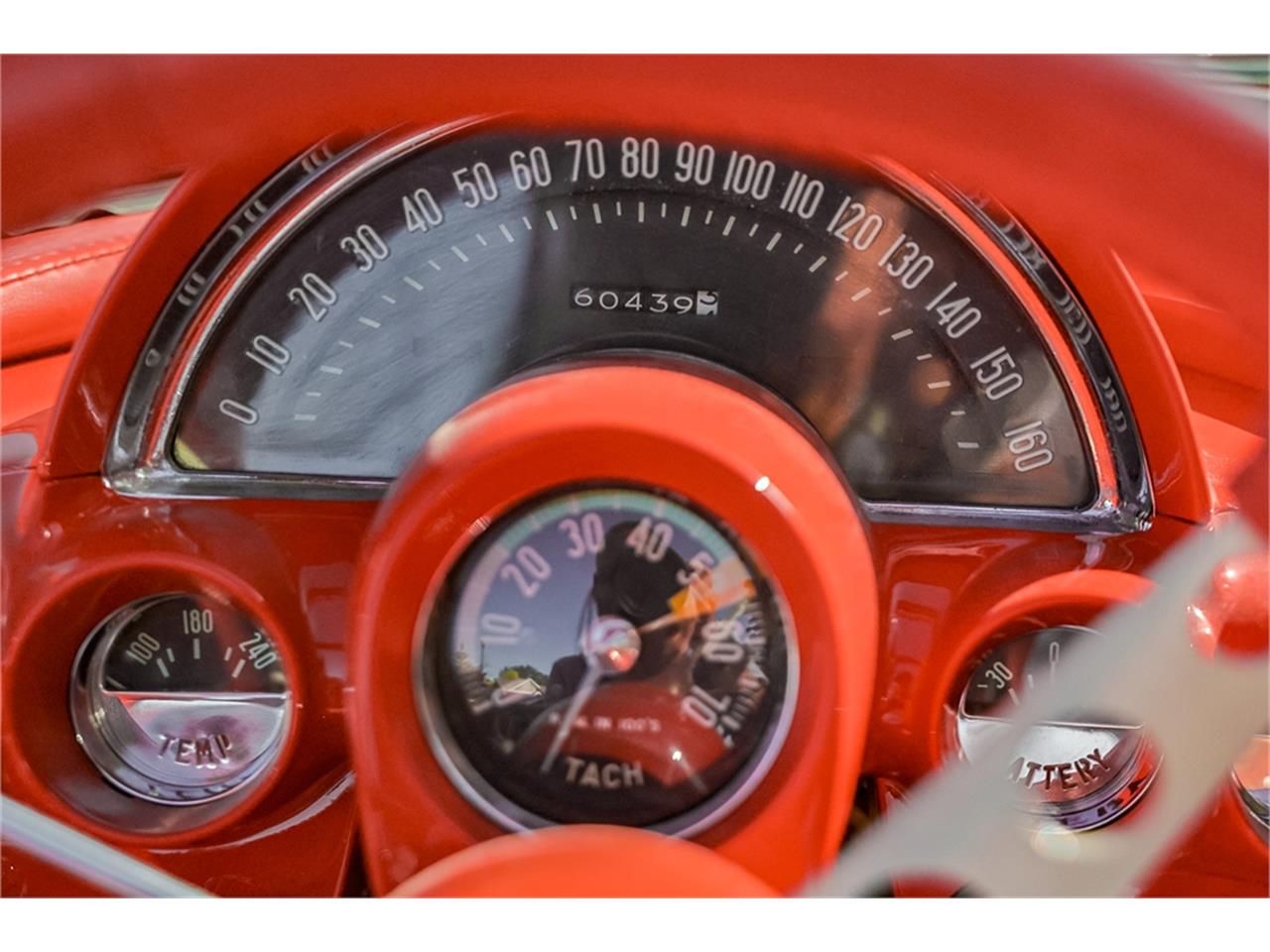 Chevrolet-Corvette-1961-Roman-RedWhite-Red-79