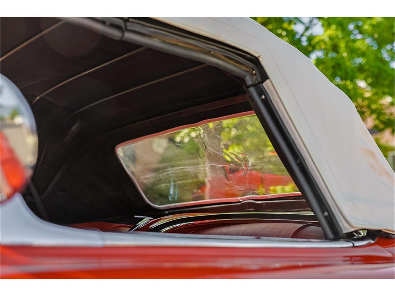 Chevrolet-Corvette-1961-Roman-RedWhite-Red-80