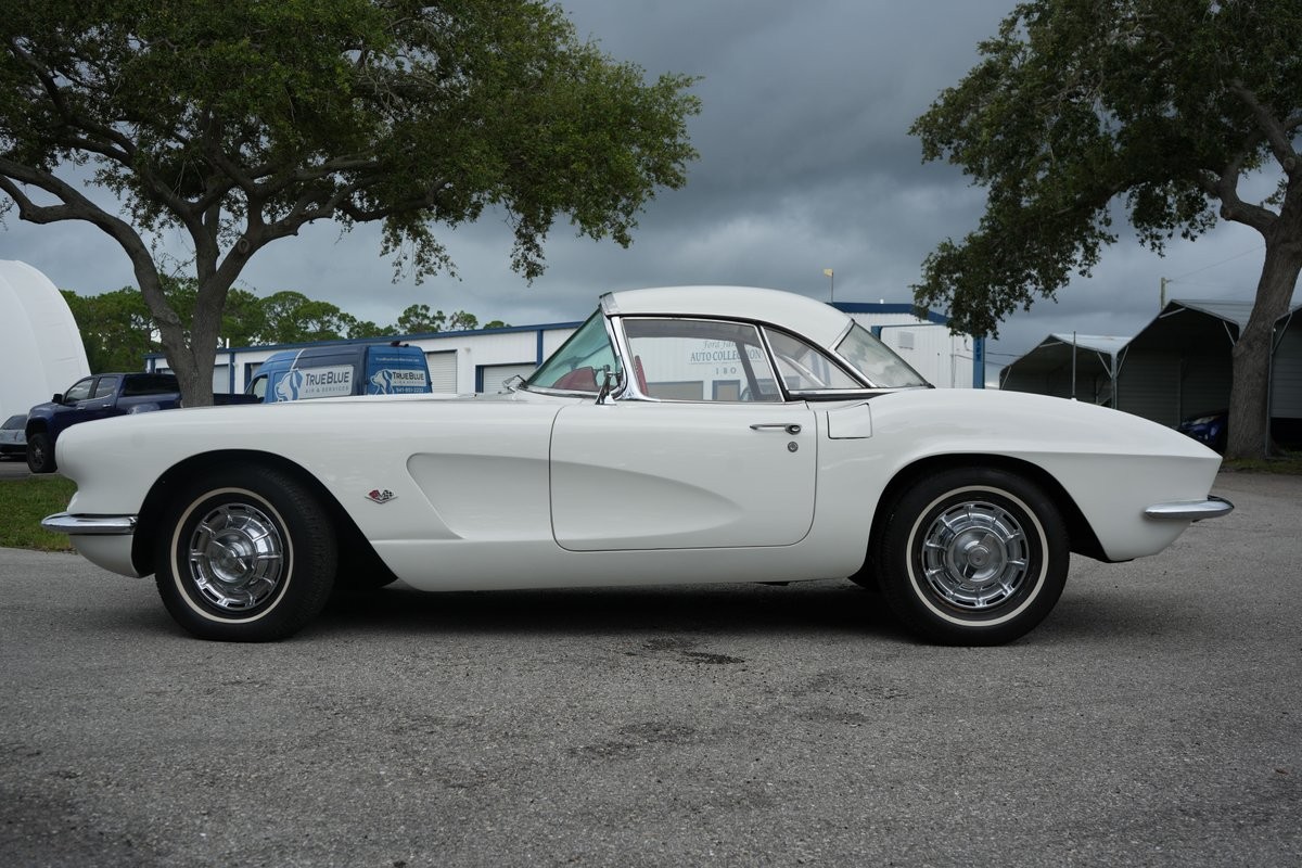 Chevrolet-Corvette-1962-Convertible-1