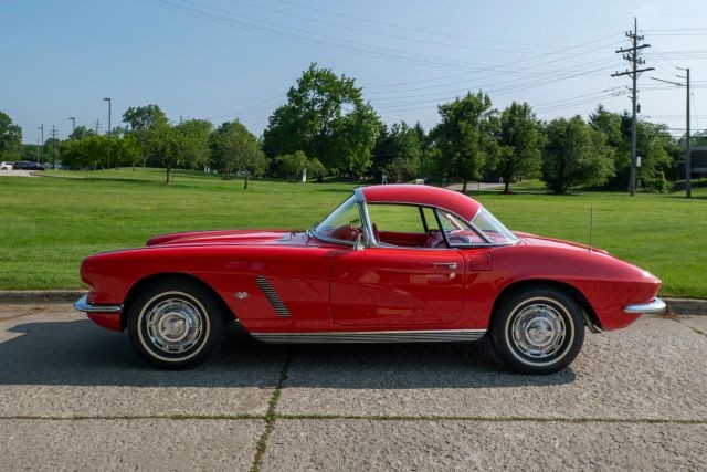 Chevrolet-Corvette-1962-Convertible-1