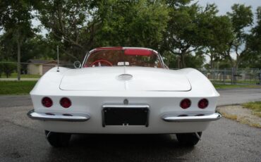 Chevrolet-Corvette-1962-Convertible-10