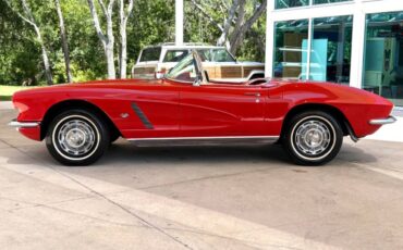 Chevrolet-Corvette-1962-Convertible-11
