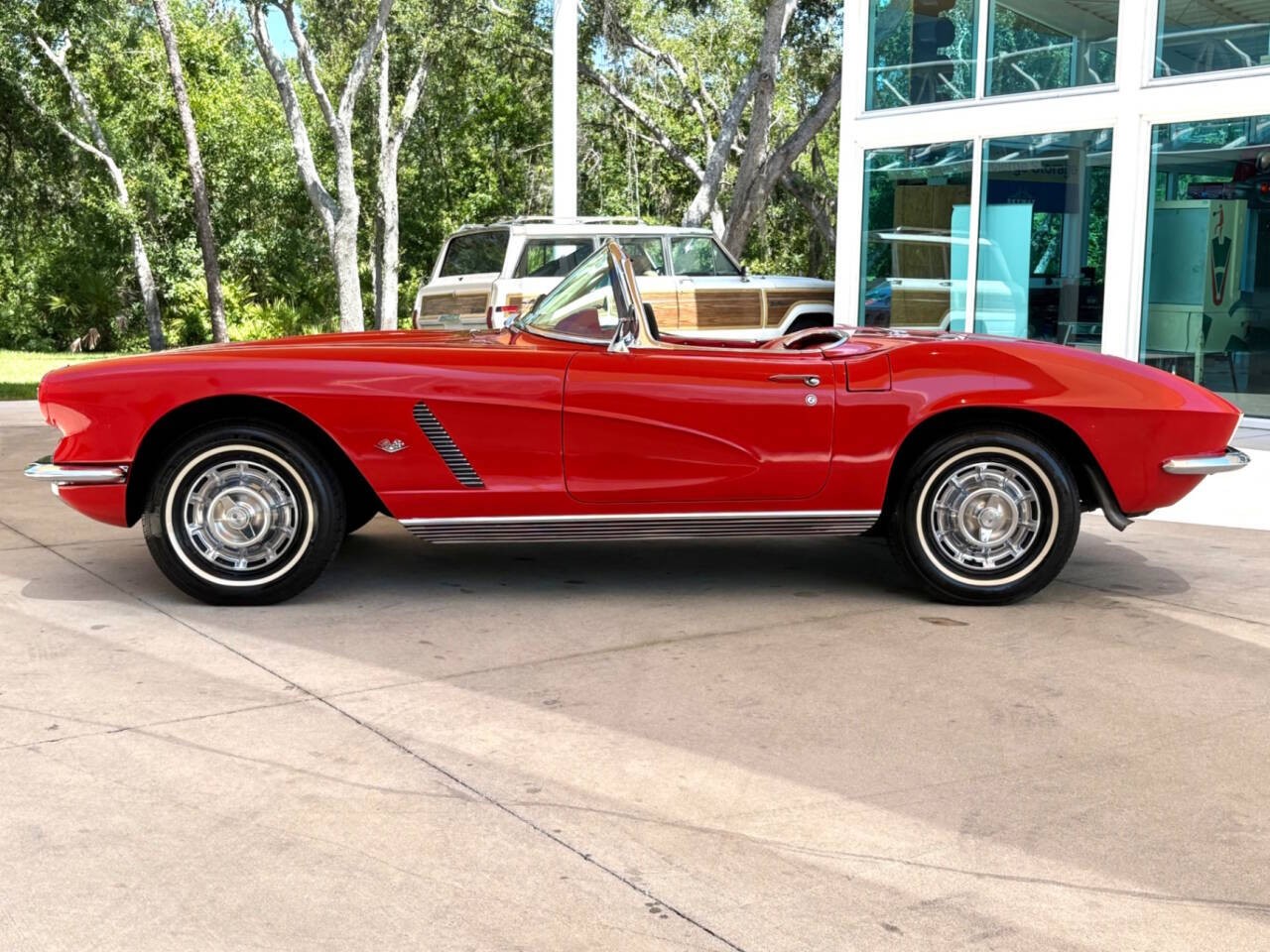 Chevrolet-Corvette-1962-Convertible-11