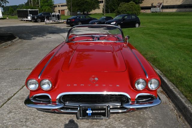 Chevrolet-Corvette-1962-Convertible-11