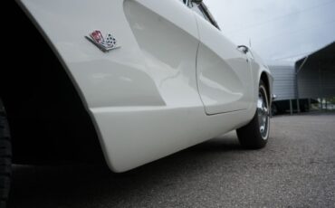 Chevrolet-Corvette-1962-Convertible-12