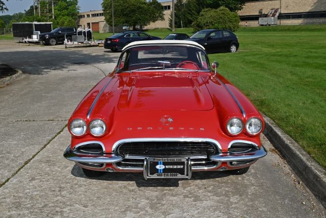 Chevrolet-Corvette-1962-Convertible-12