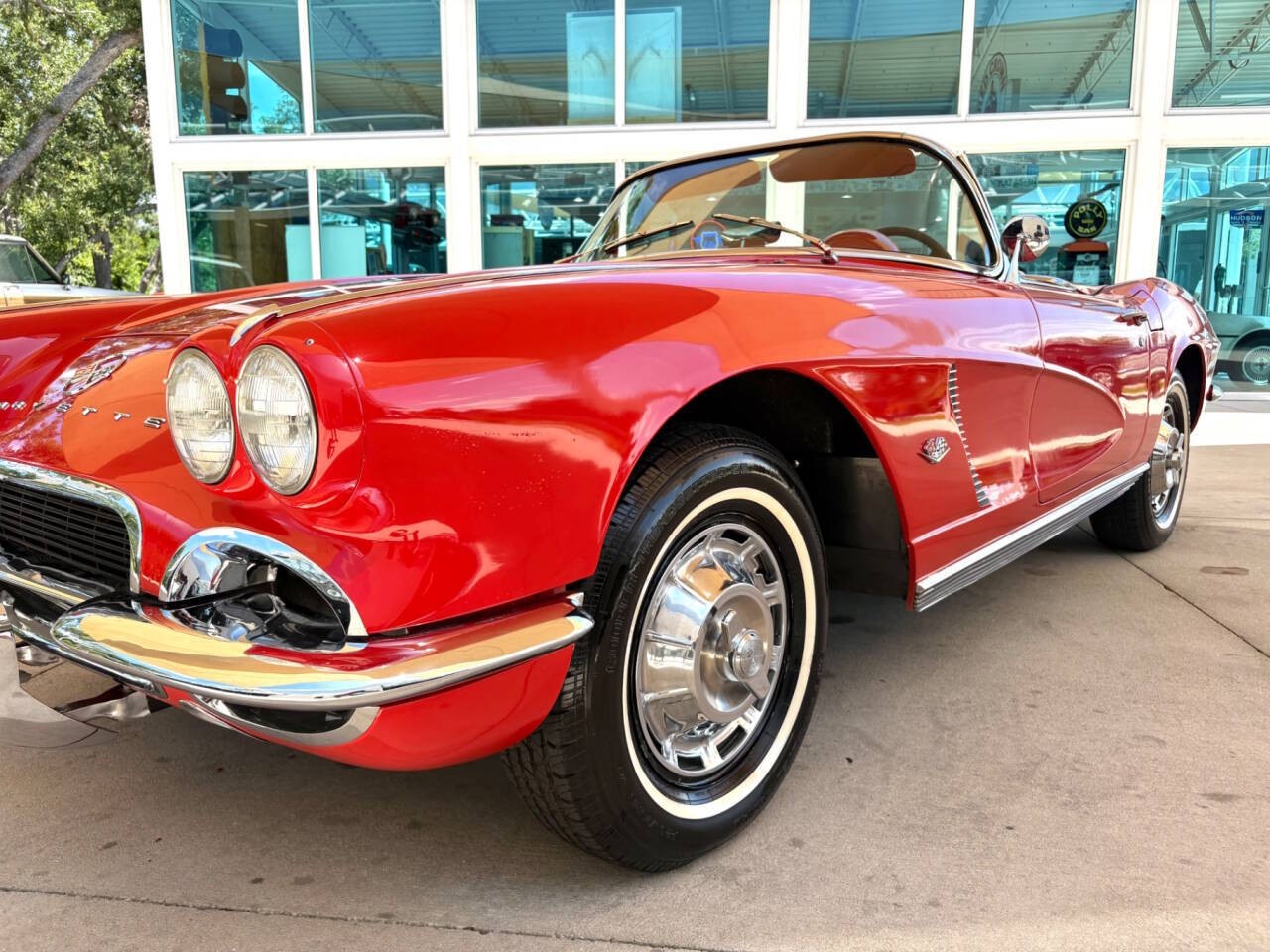 Chevrolet-Corvette-1962-Convertible-13