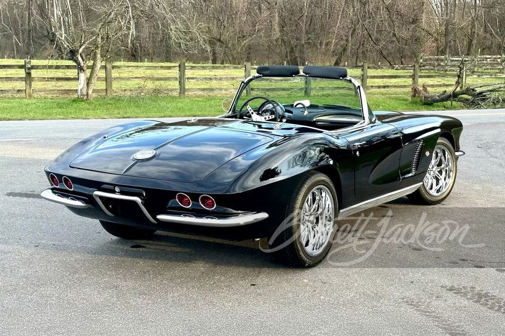 Chevrolet-Corvette-1962-Convertible-14