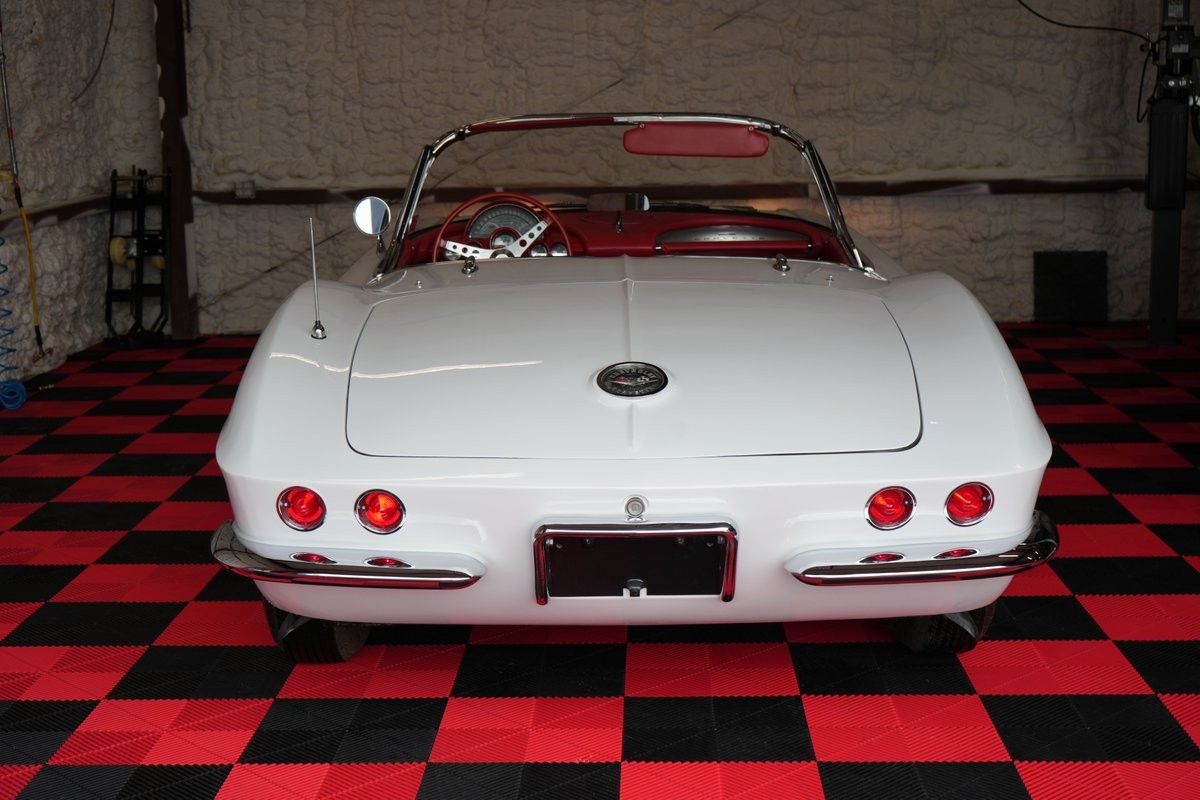 Chevrolet-Corvette-1962-Convertible-15