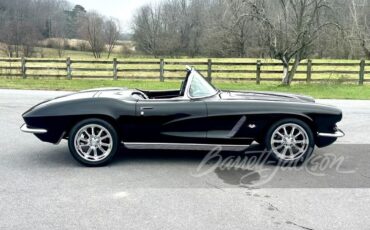 Chevrolet-Corvette-1962-Convertible-15