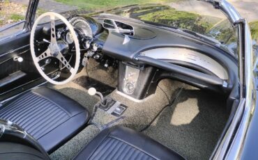 Chevrolet-Corvette-1962-Convertible-15