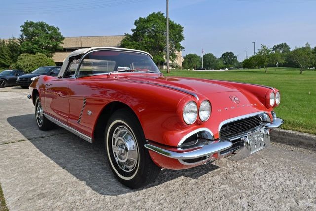 Chevrolet-Corvette-1962-Convertible-15