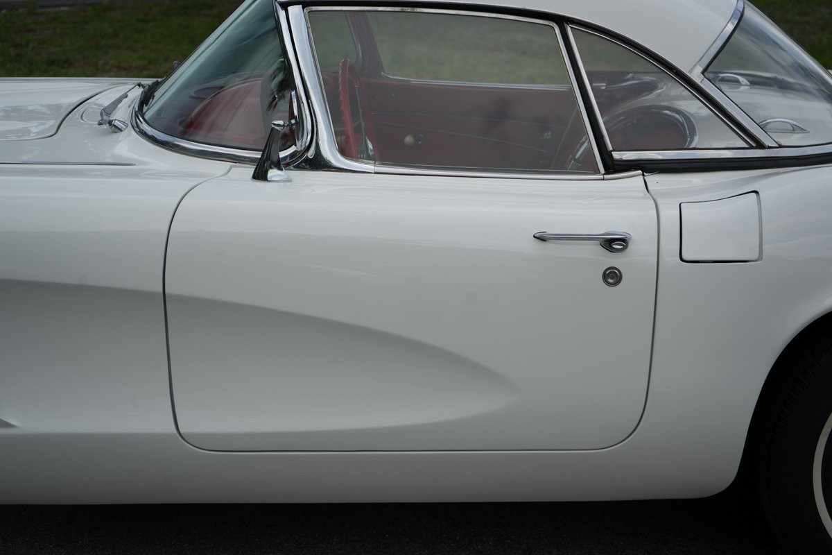 Chevrolet-Corvette-1962-Convertible-16