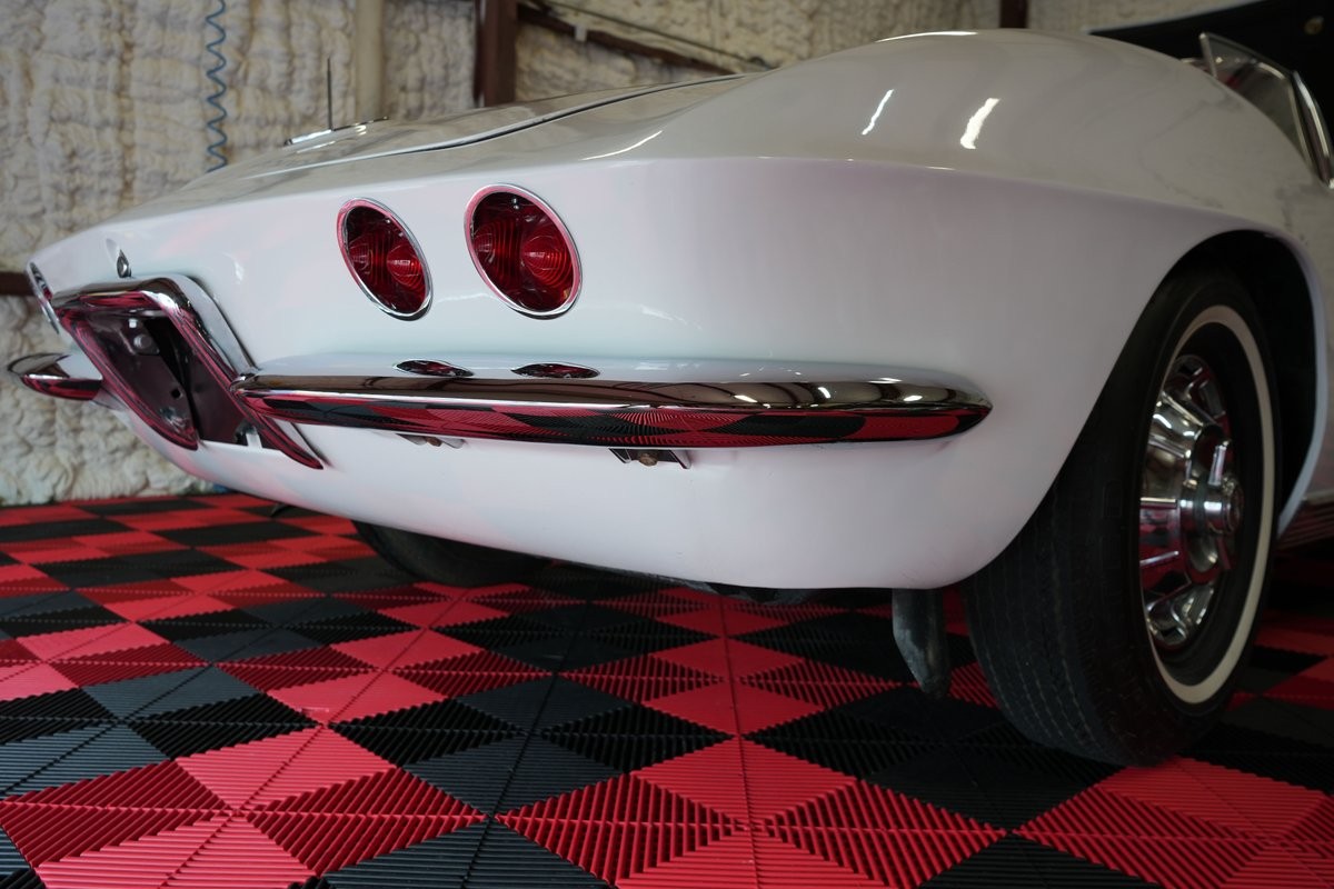 Chevrolet-Corvette-1962-Convertible-17