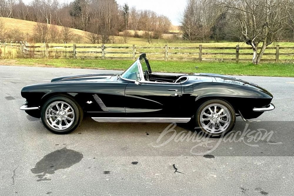 Chevrolet-Corvette-1962-Convertible-17