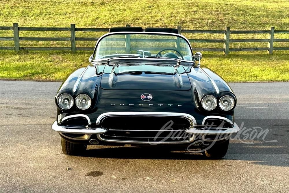 Chevrolet-Corvette-1962-Convertible-18