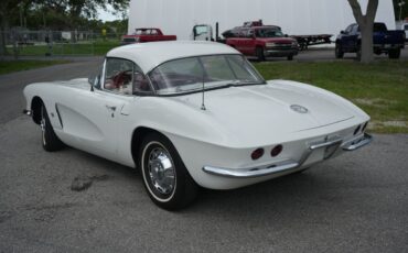 Chevrolet-Corvette-1962-Convertible-2