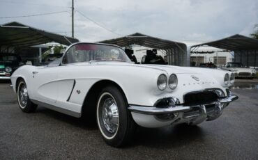Chevrolet-Corvette-1962-Convertible-2