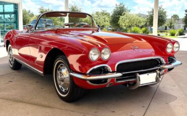 Chevrolet-Corvette-1962-Convertible-2