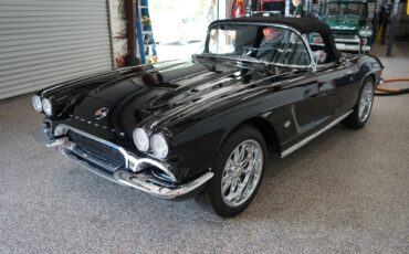 Chevrolet-Corvette-1962-Convertible-2