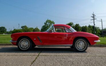 Chevrolet-Corvette-1962-Convertible-2