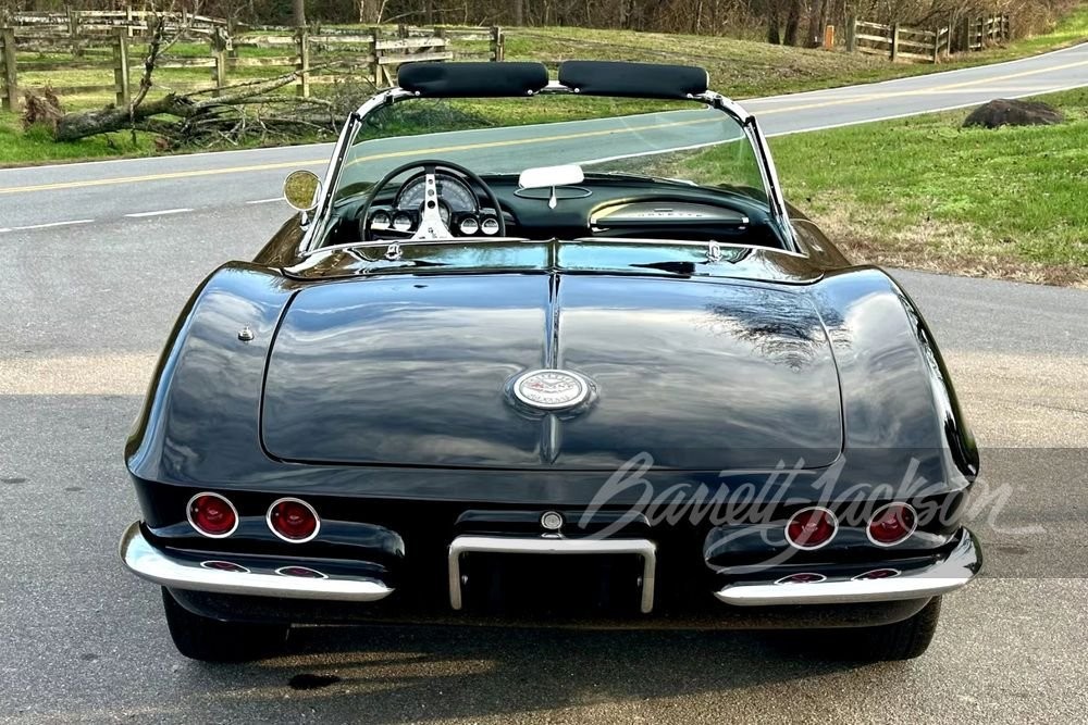 Chevrolet-Corvette-1962-Convertible-21