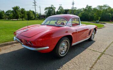 Chevrolet-Corvette-1962-Convertible-21