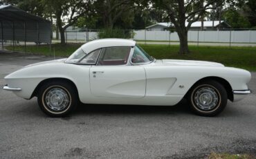 Chevrolet-Corvette-1962-Convertible-21