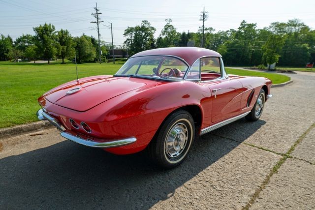 Chevrolet-Corvette-1962-Convertible-21