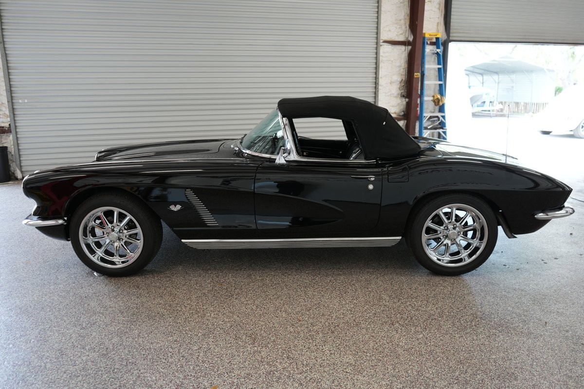 Chevrolet-Corvette-1962-Convertible-22