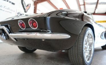 Chevrolet-Corvette-1962-Convertible-23