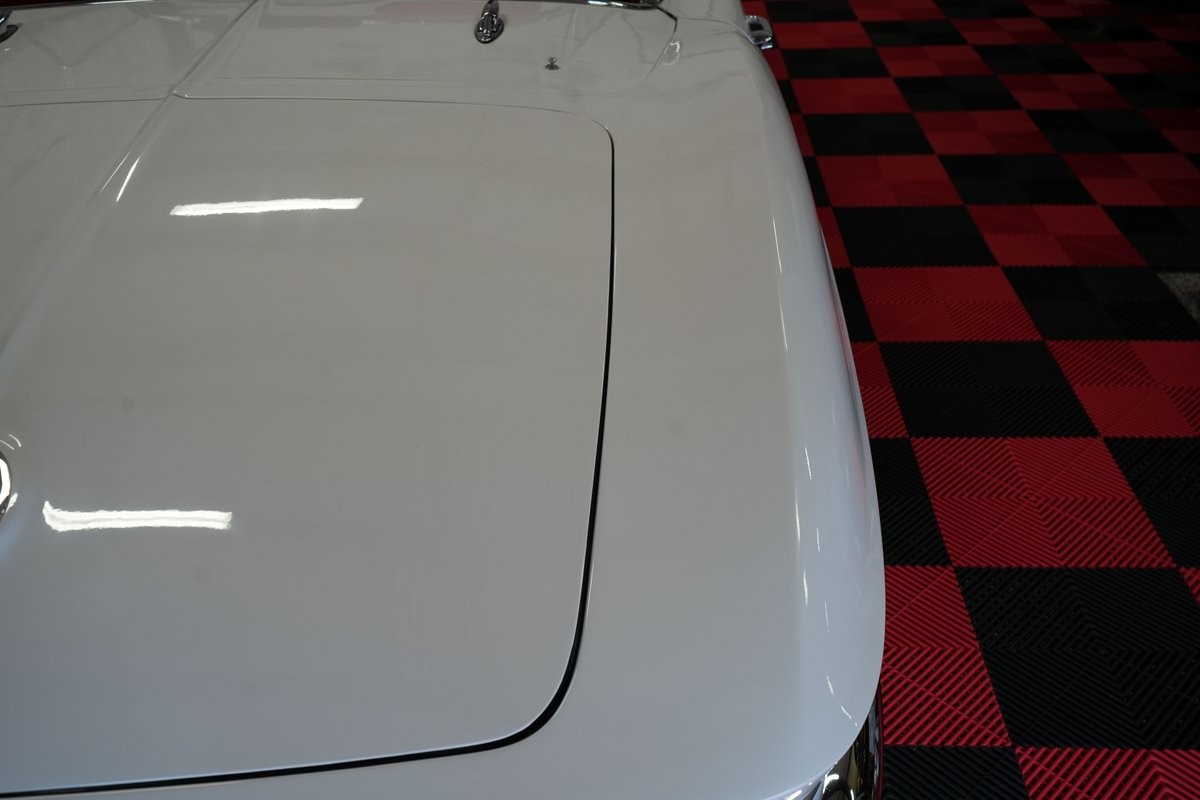 Chevrolet-Corvette-1962-Convertible-23