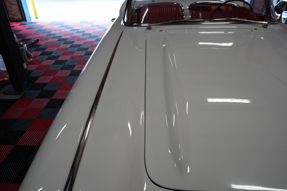 Chevrolet-Corvette-1962-Convertible-24