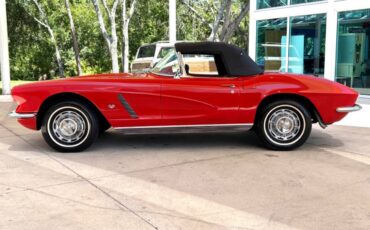 Chevrolet-Corvette-1962-Convertible-24