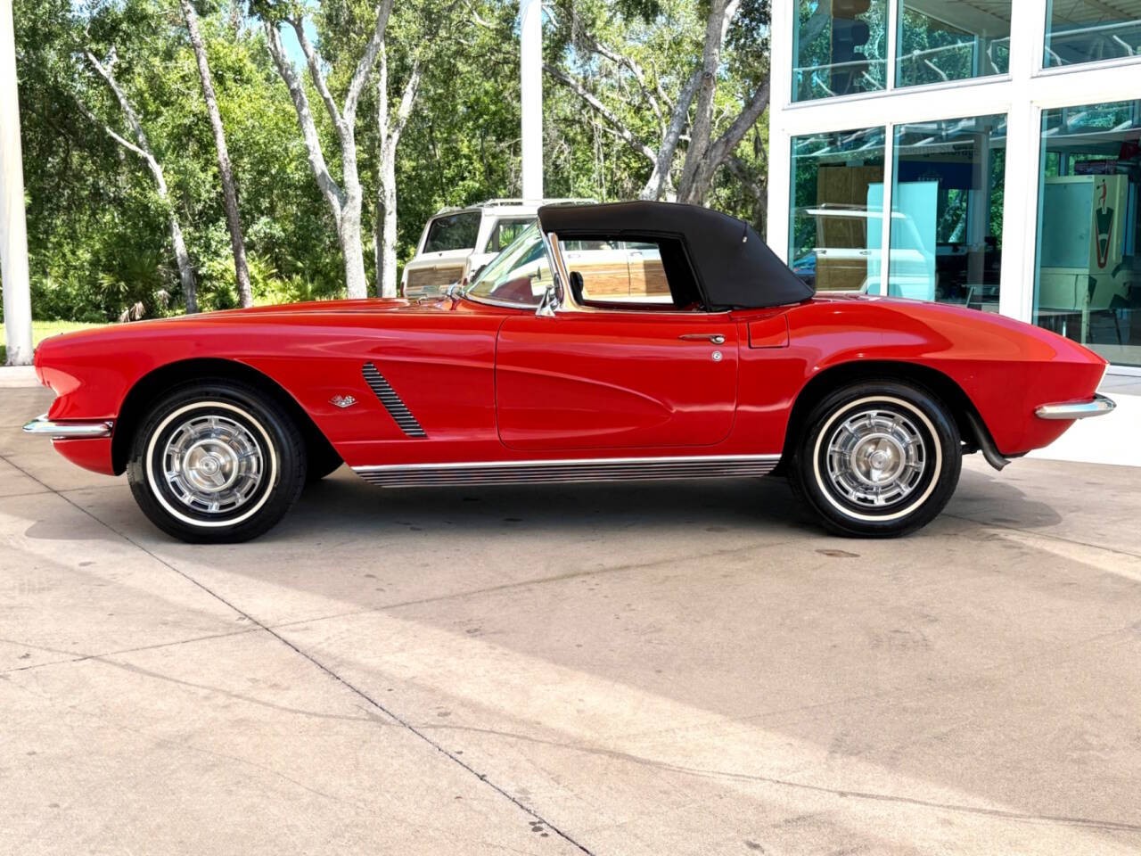 Chevrolet-Corvette-1962-Convertible-24